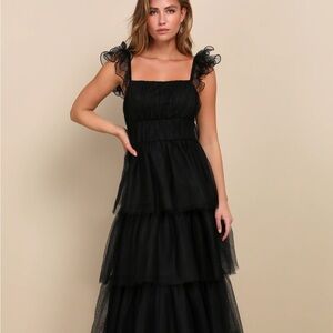 Lulu's Elegant Black Tiered Maxi Dress